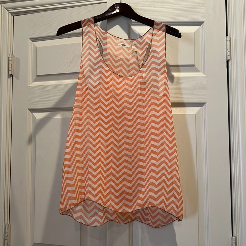 NWT Dylan Summer sheer tank in coral chevron pattern size small